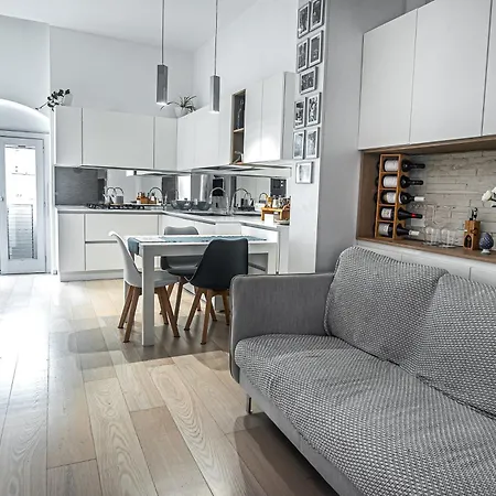 Metaphora - & Experiences In شقة