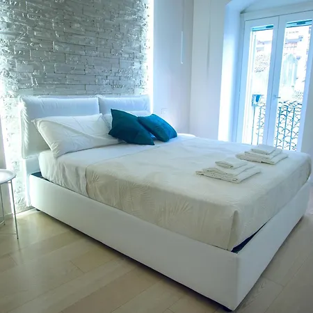 Apartment Metaphora - & Experiences In